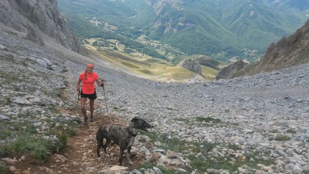 Refugio La Ardilla Real Vandrerhjem Posada De Valdeon Eksteriør bilde