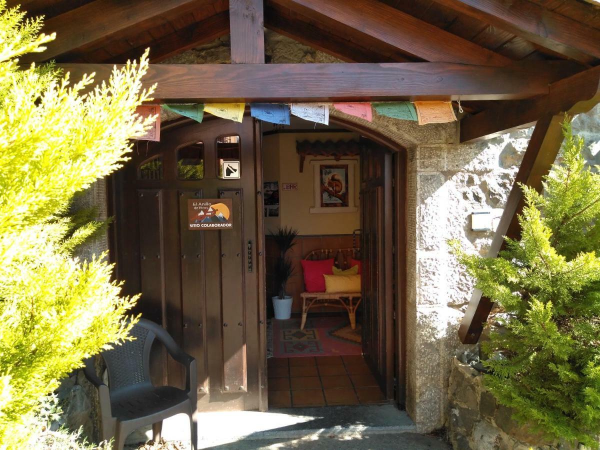 Refugio La Ardilla Real Vandrerhjem Posada De Valdeon Eksteriør bilde