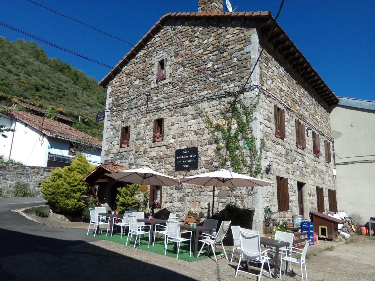 Refugio La Ardilla Real Vandrerhjem Posada De Valdeon Eksteriør bilde