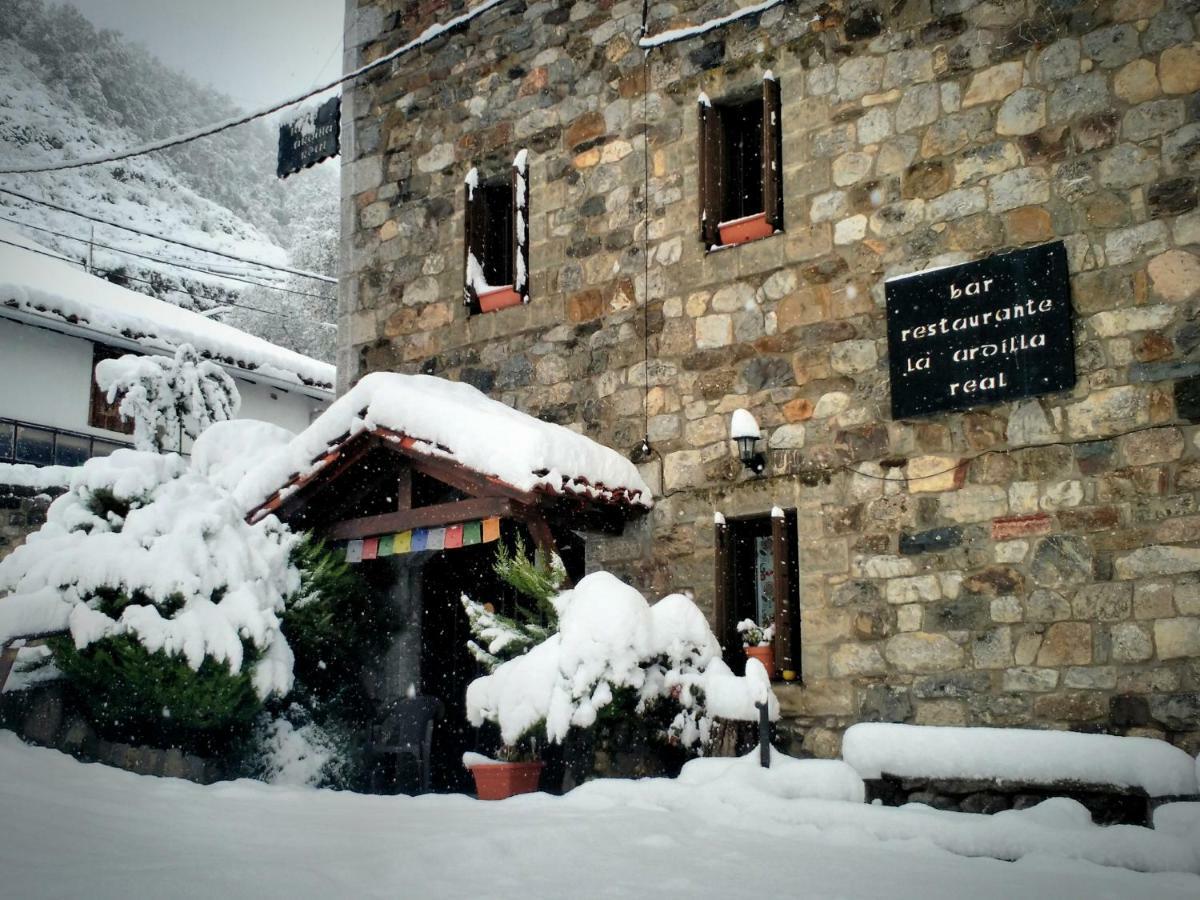 Refugio La Ardilla Real Vandrerhjem Posada De Valdeon Eksteriør bilde