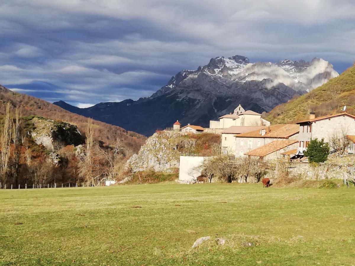 Refugio La Ardilla Real Vandrerhjem Posada De Valdeon Eksteriør bilde